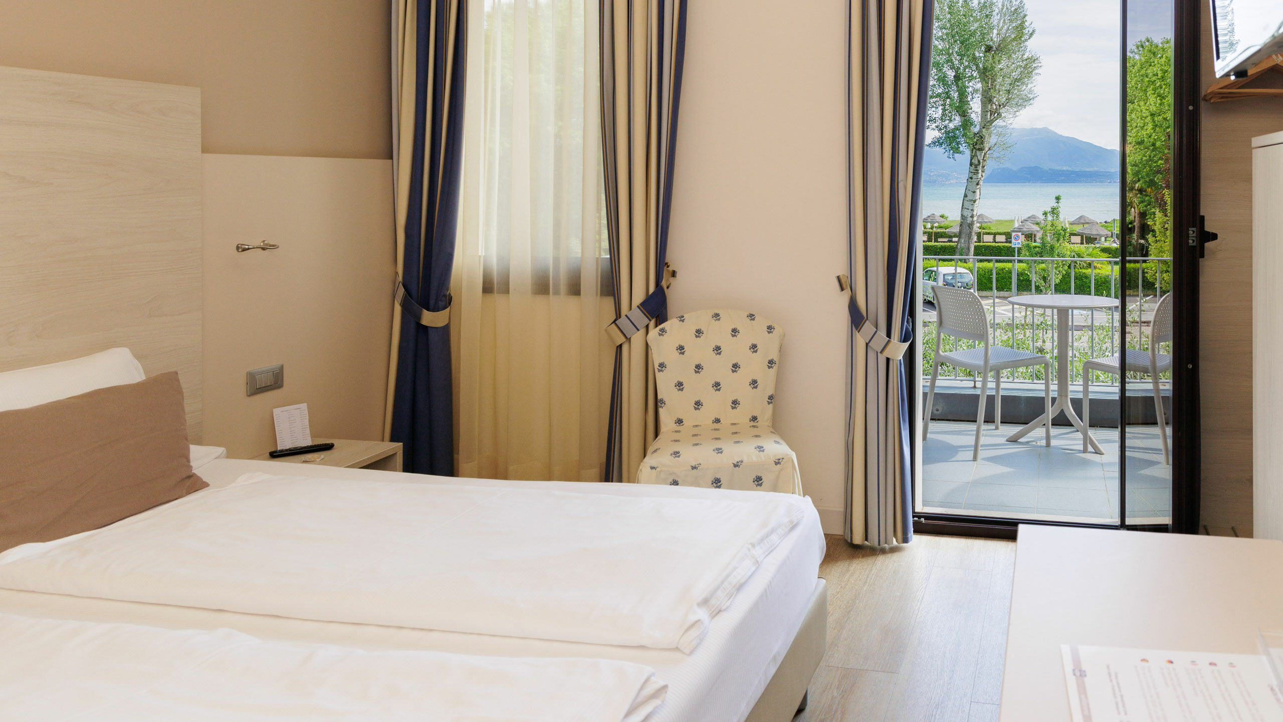 Doppelzimmer Superior mit Balkon und Seeblick - Doppelzimmer Superior mit Balkon und Seeblick