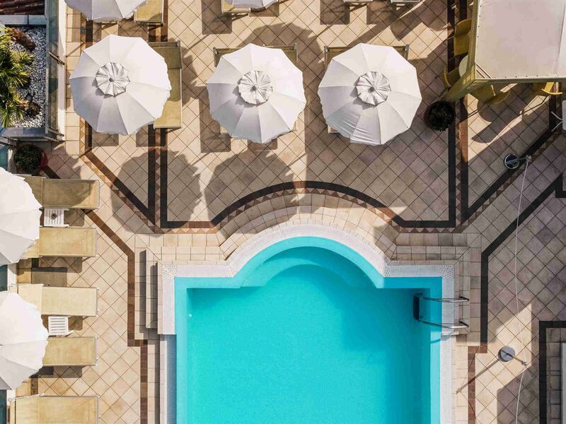 Pool & relax |